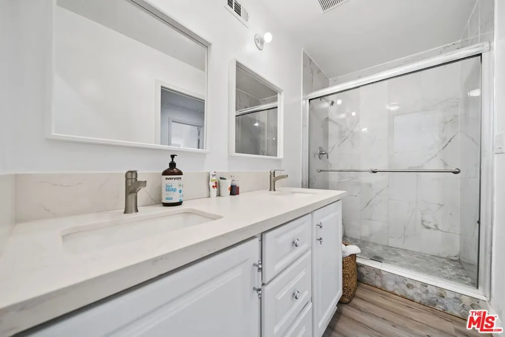 466 Wren Drive, Los Angeles, California 90065 home-pic-23